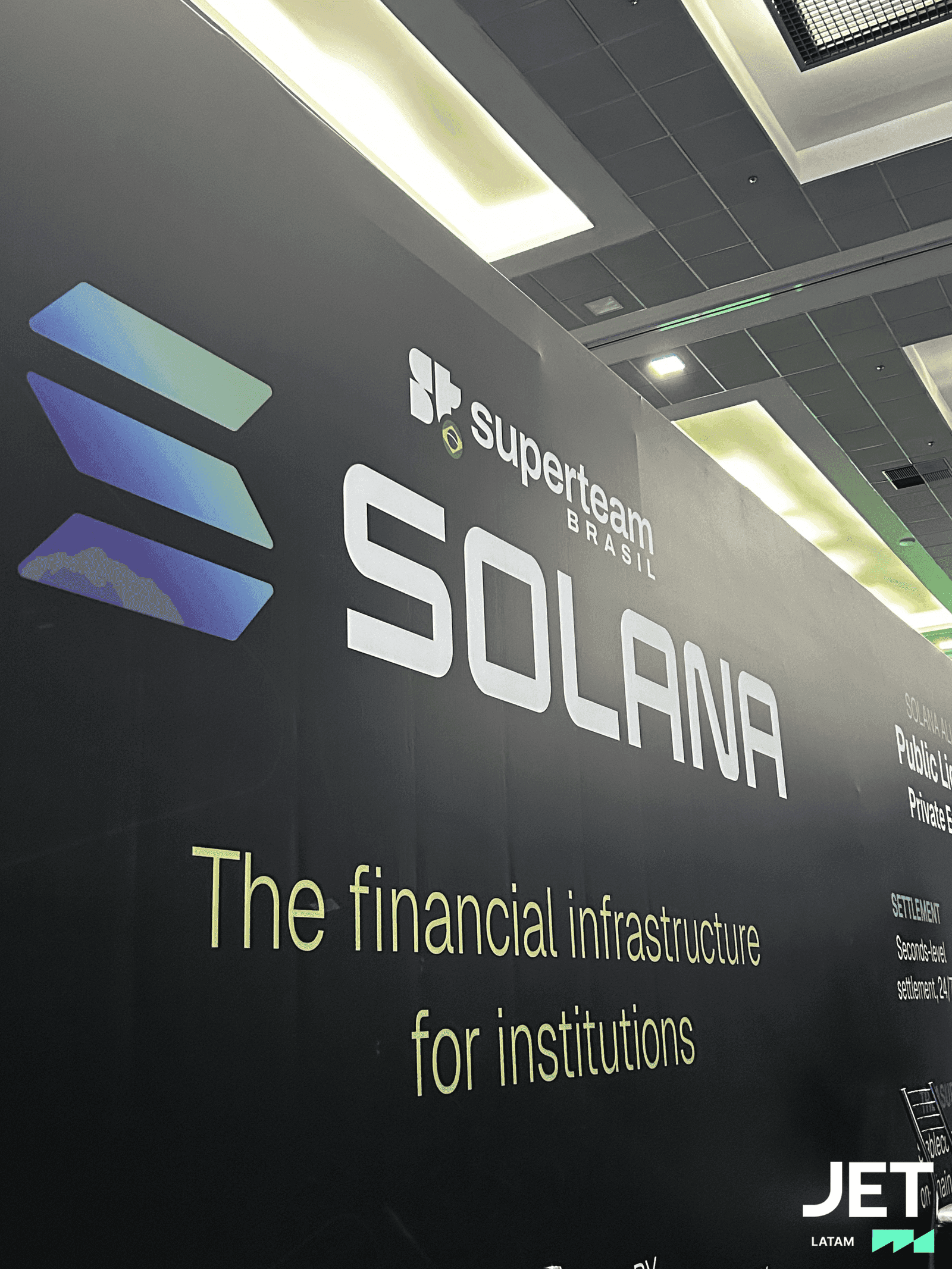 Stand da Superteam Brasil no Blockchain Rio
